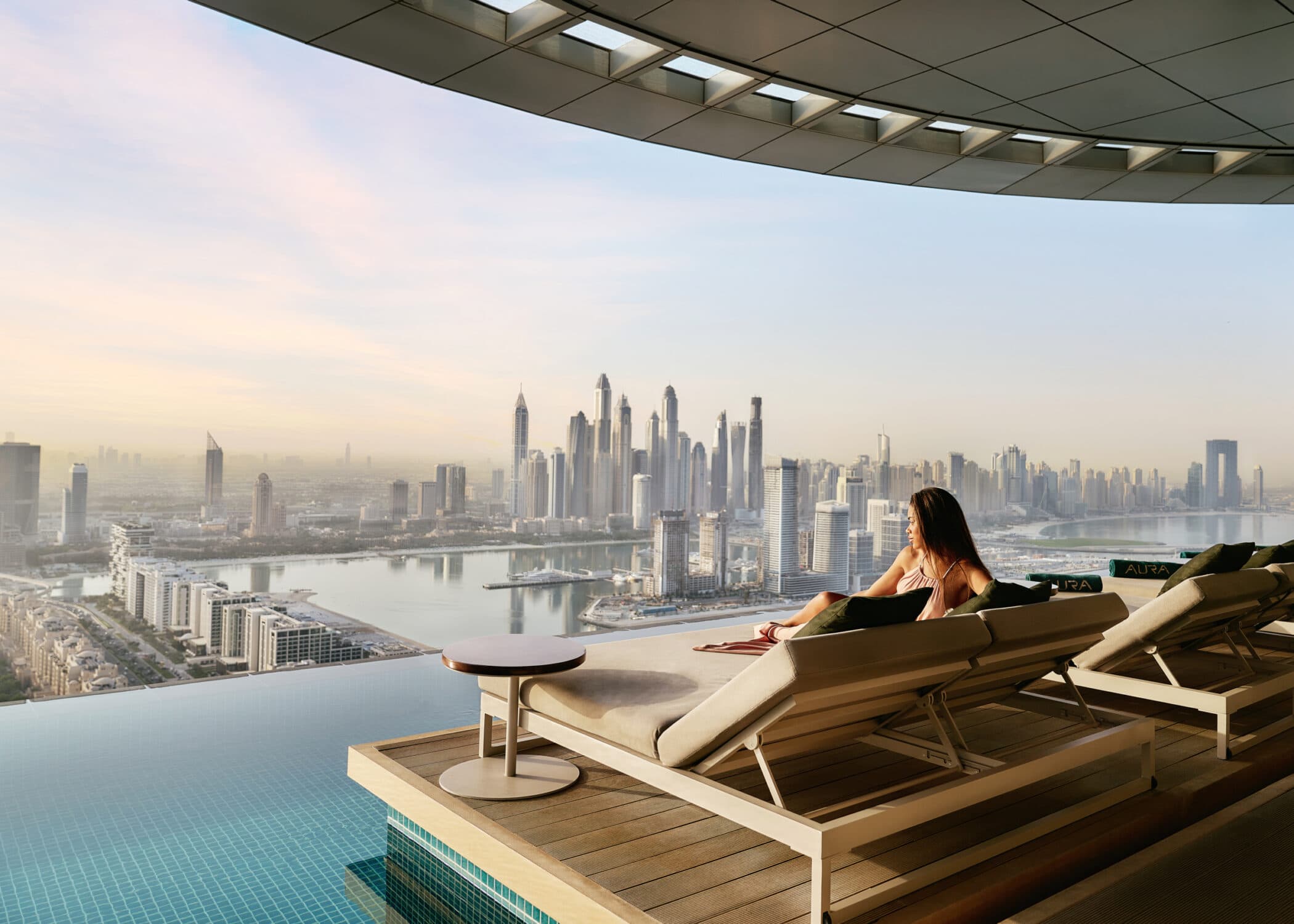 AURA SKYPOOL